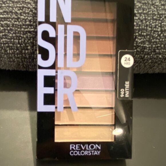 Revlon Colorstay Insider Looks Books Eye Shadow Palette #940 Initiee - Picture 2 of 5